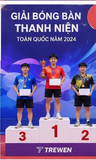 cho thuê bục nhận giải-1 cho thuê bục nhận giải-1