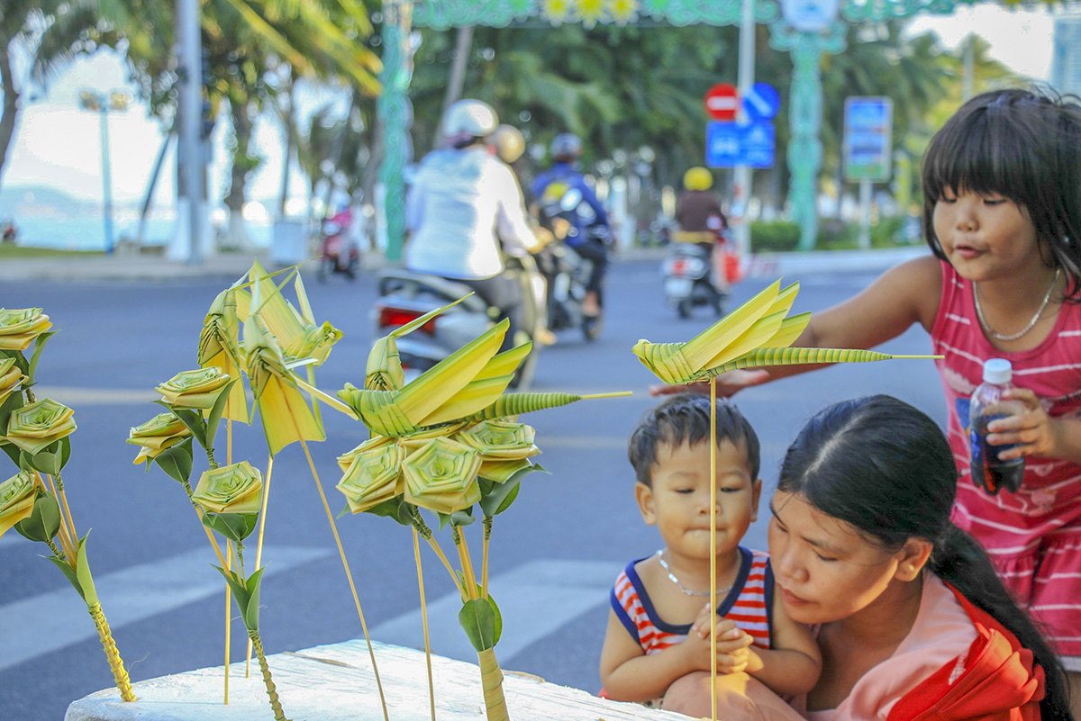 dịch vụ nghệ nhân xếp lá dừa-5 dịch vụ nghệ nhân xếp lá dừa-5