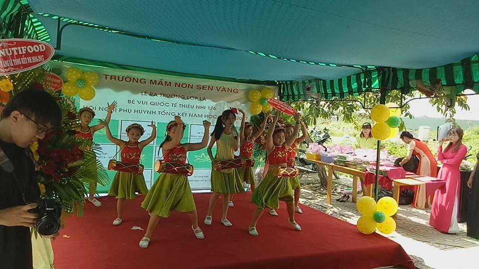 nhóm múa thiếu nhi 2