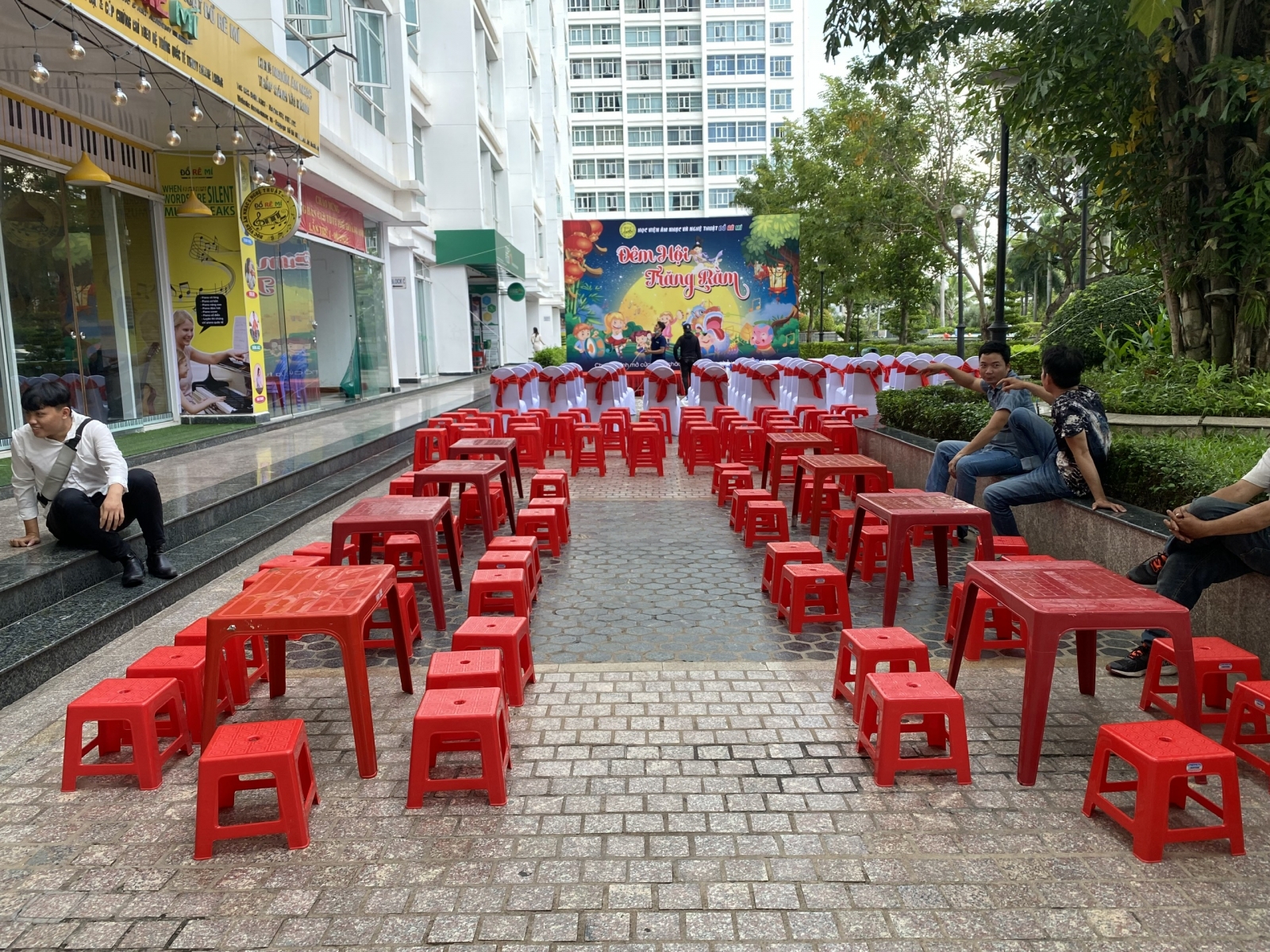 tổ chức chương trình thiếu nhi