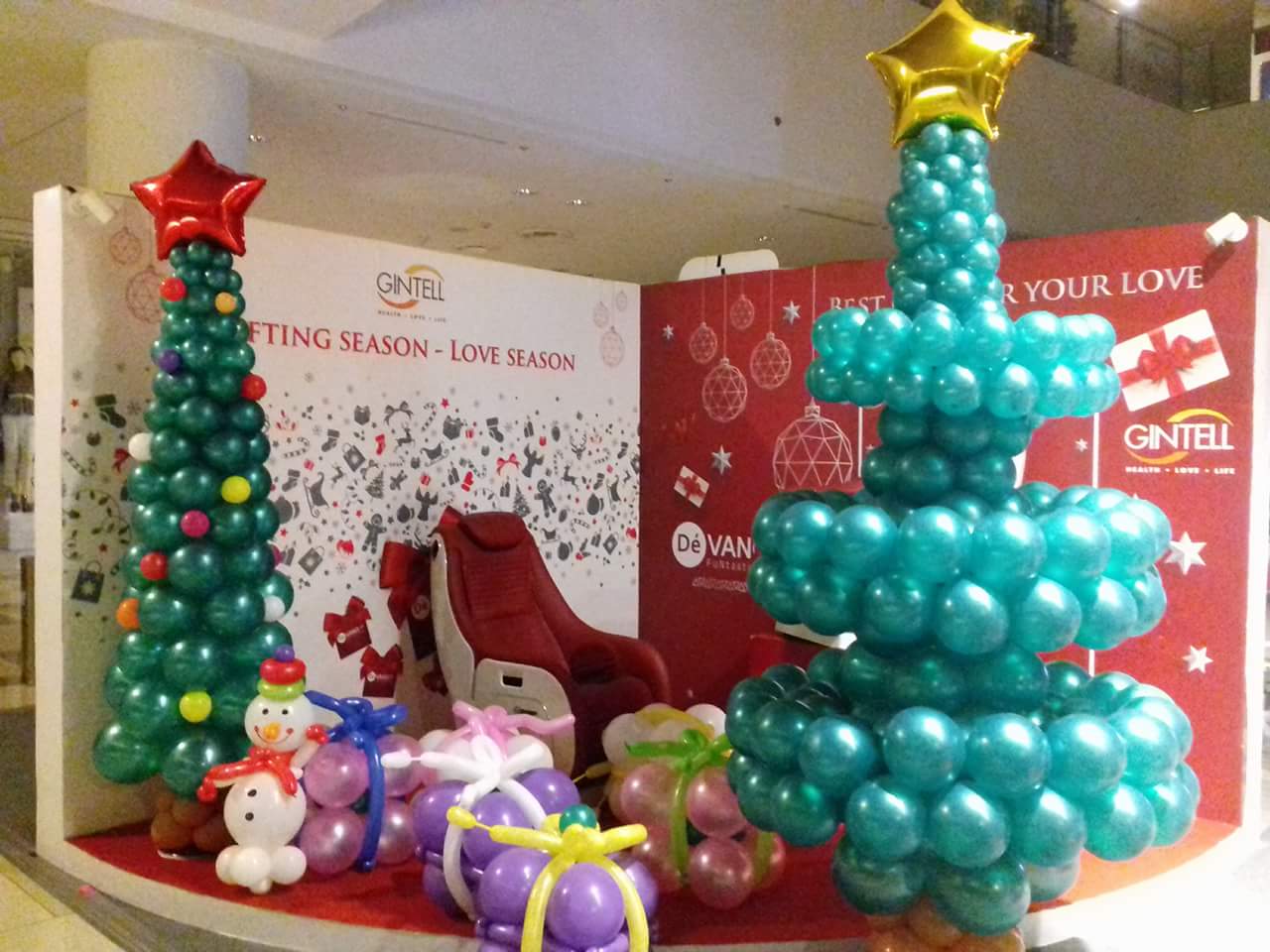 trang trí cây thông noel bằng bong bóng 2