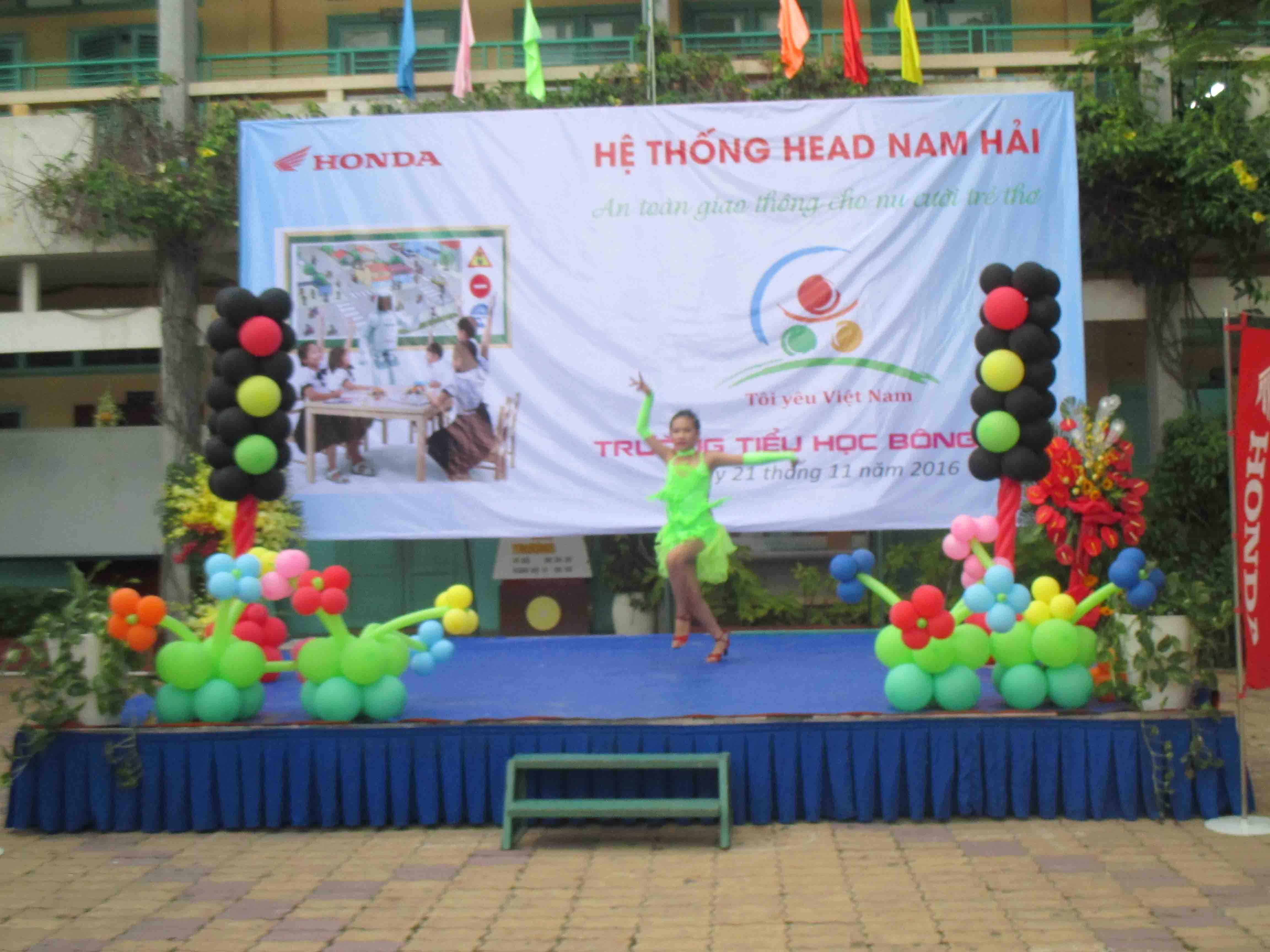 bong bóng sân khấu 10